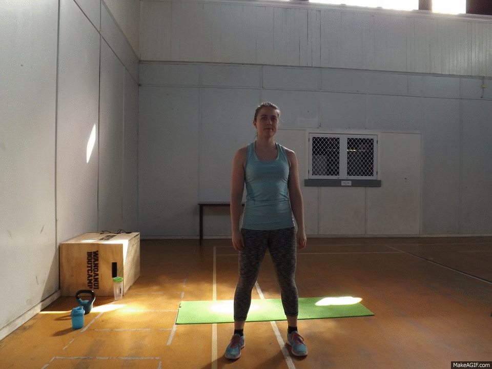 15 Minute Booty Blasting Workout - Curtsey Lunges